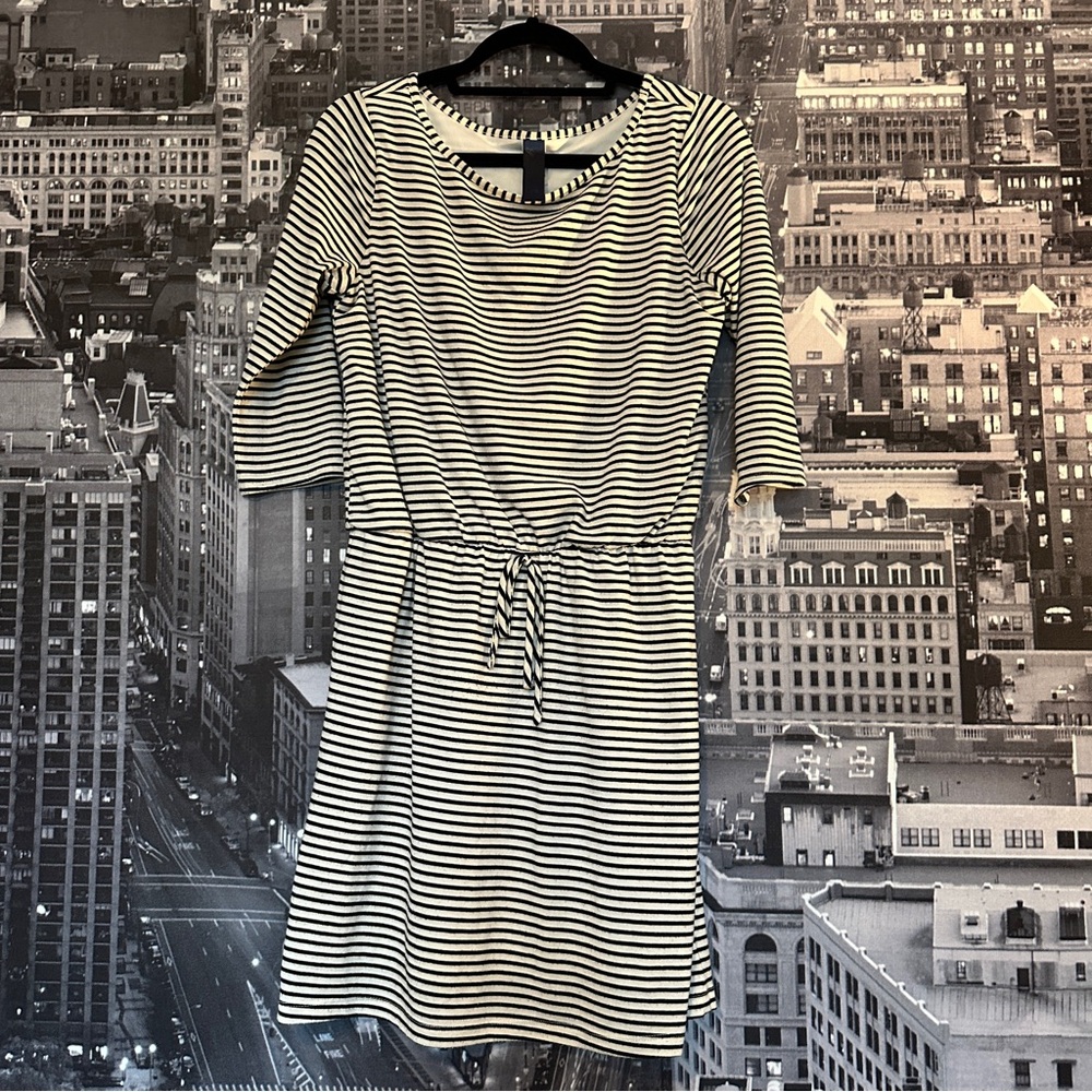 Elegant Black and White Striped Long Sleeve Dress